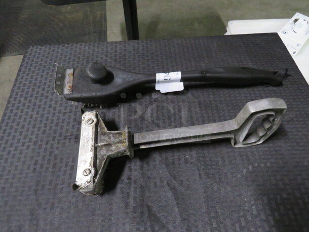 Griddle Scrappers. 2XBID. - Image 1 of 1