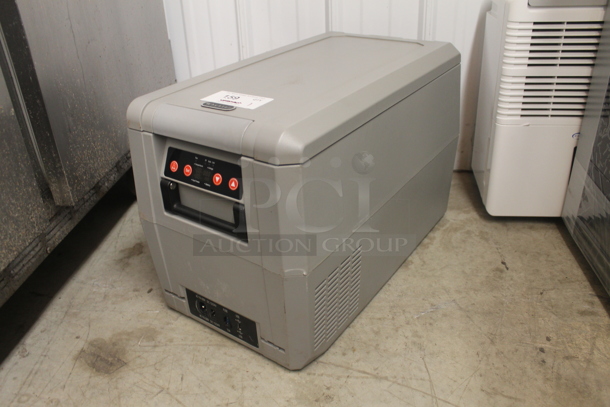 BRAND NEW SCRATCH AND DENT! Whynter FMC-350XP 34 Quart Compact Portable Freezer Refrigerator with 12v DC Option. Tested And Working!  - Image 3 of 6
