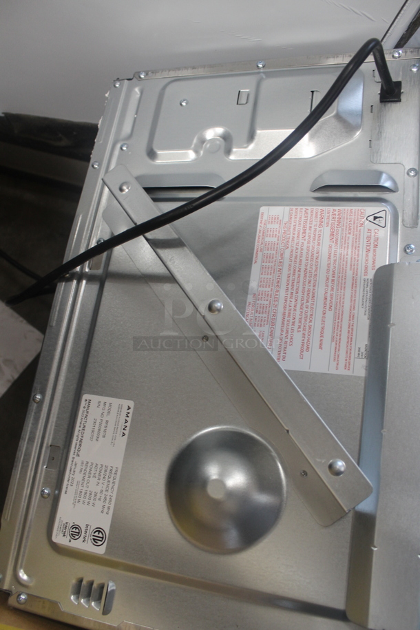 2023 Amana RFS18TS Stainless Steel Commercial Countertop Microwave Oven. 208/240 Volts, 1 Phase.  - Image 4 of 5