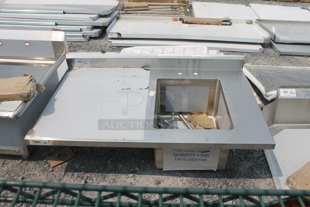 BRAND NEW SCRATCH AND DENT! Regency 600ST3048R Commercial Stainless Steel Work Table With Sink. - Image 1 of 4