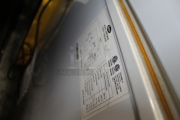 Atosa MWF9016 Metal Chest Freezer w/ Hinge Lid. 115 Volts, 1 Phase. Tested and Working! - Image 4 of 5