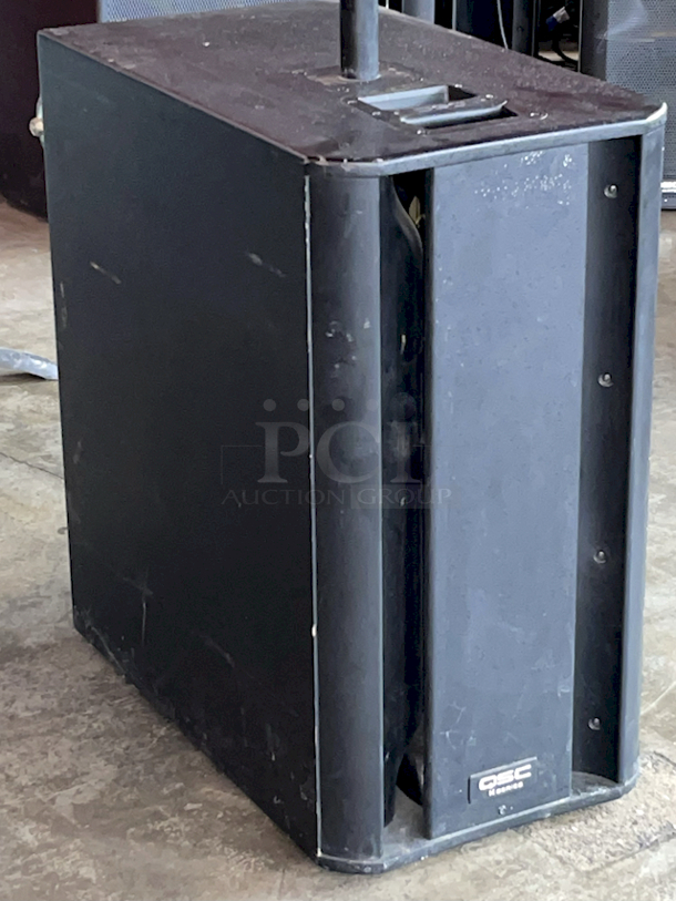 BRILLIANT! QSC KSUB  Dual 12" (300 mm) 1000 W Active 4th-order Bandpass Subwoofer, Dual Low Frequency Driver and Threaded Speaker Mounting Pole - Image 3 of 7