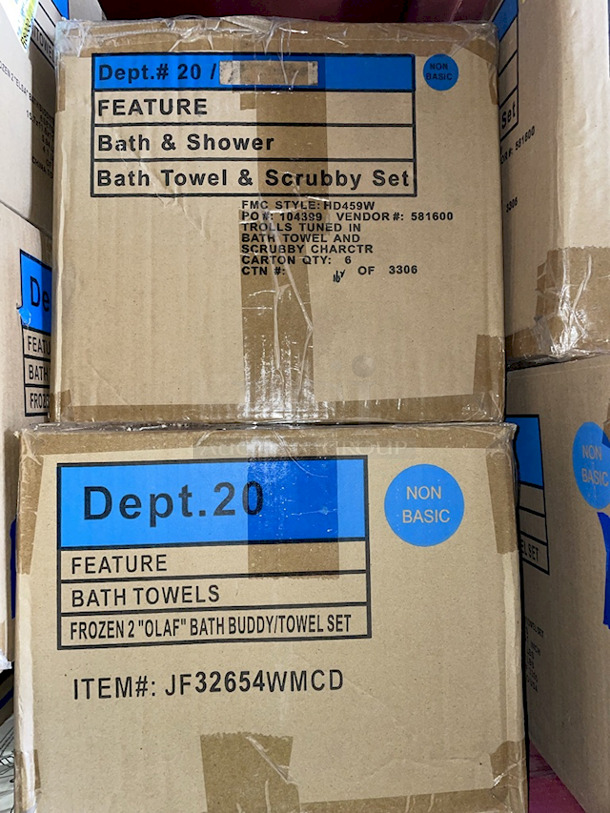 Frozen Bath Towel/Buddy Set & Bath & Shower/Bath & Scrubber Set 20+ Boxes In Total, Various Characters. 20x Your Bid.  - Image 10 of 11