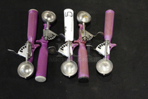 Vollrath 47147 Jacob's Pride #40 Purple Thumb Press Disher - 0.75 oz.
Overall Dimensions:
Length: 8 5/16"
Bowl Diameter: 1 9/16"
5x Your Bid - Image 2 of 2