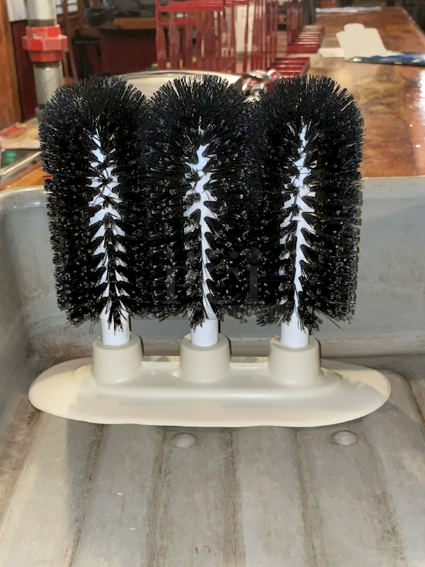 2 Bust Tubs & 1 Glass Washer With Suction Cups - Image 1 of 2