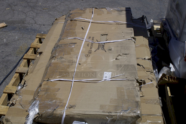 BRAND NEW SCRATCH & DENT! Regency NSF Green Wire Security Cage - 24" x 36" x 61". In The Box. - Image 2 of 4