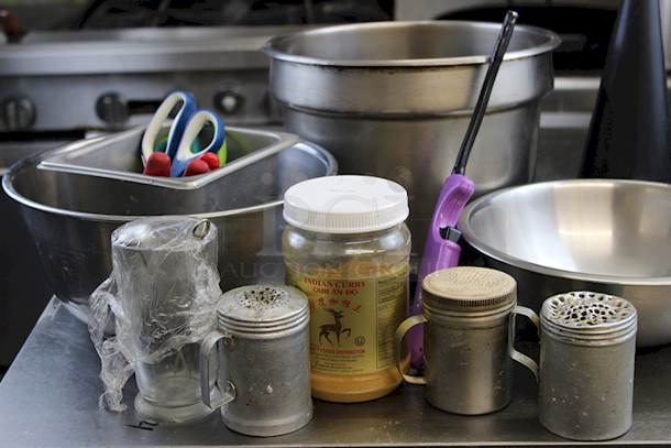 ALL FOR ONE! Bowls, Pans, Insert, Funnel and Misc.  - Image 6 of 6