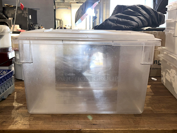 Sysco 18x26x15 21.5 Gallon Clear Ingredient Storage Bin With Lid - Image 2 of 6