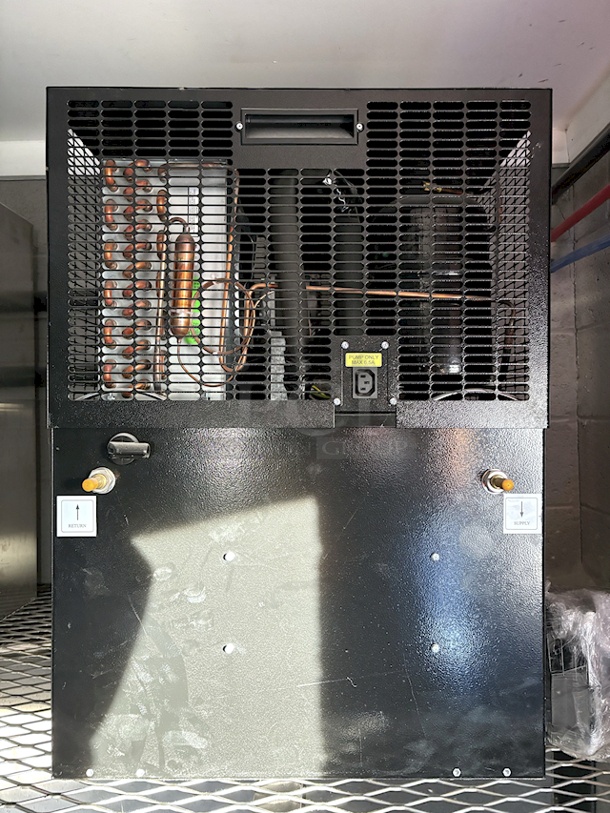 NEW/NEVER USED UBC Extra 3/4 PRO Electric Glycol Chiller, 100 Gallon Per Hour Pump, 18 Gallon Capacity, Operational Up To 450 feet, Digital Thermostat, Includes 
Optional 6” Legs & Cord For Hard Wiring. 115V 60hz 1ph. 28x22x30 176lbs
 - Image 4 of 4