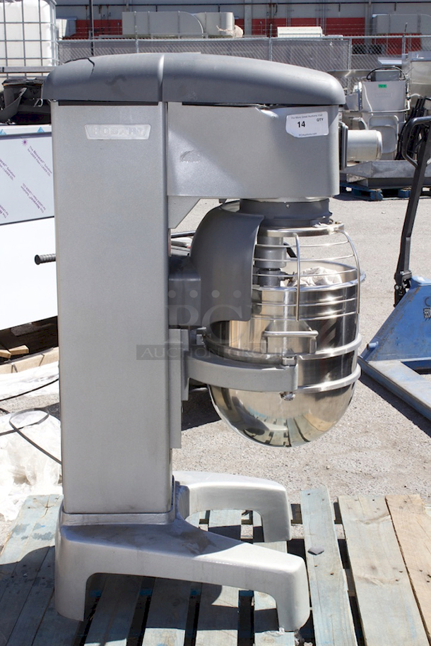 BRAND NEW SCRATCH AND DENT! Hobart Legacy+ HL400-1 40 Qt. Planetary Floor Mixer with Guard & Standard Accessories - 240V, 3 Phase, 1 1/2 hp - See photos - Image 5 of 9