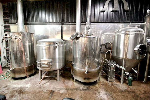 READY TO BREW! Complete Stout Tanks & Kettles Direct Fire 7BBL Brewhouse With 2 Piece Space Saving Brew Deck. Includes: Hot Liquor Tank, Mash Tun, Wort Chiller, Whirlpool, Fermenter, 2-Piece Brewdeck and 2 Brite Tanks - Image 2 of 12