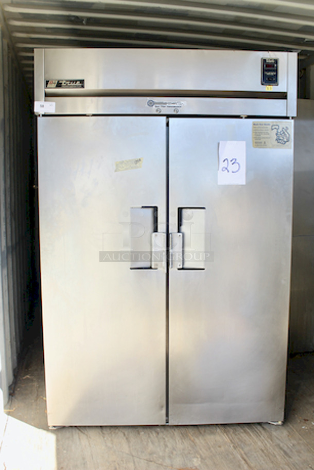 LIKE NEW!! TRUE TR2R-2S 2 Door Stainless Steel Reach In Cooler Refrigerator 5″ castors, 1/2 HP, 115v/60/1-ph, 5.9 amps, NEMA 5-15P, cULus, UL EPH Classified, Made in USA. 