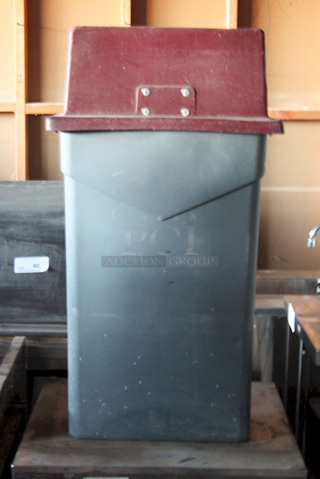 OUTSTANDING! San Jamar® KA1951RD KatchAll® 6.25" Flatware Retriever & Carlisle 23 Gallon Trimline Trash Can. 