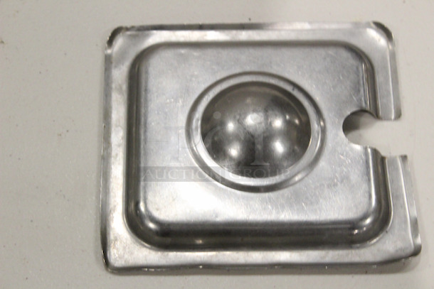 Vollrath 75260 Stainless Steel 1/6 Pan Lids, Slotted.
6-1/4x7
5x Your Bid
 - Image 2 of 2