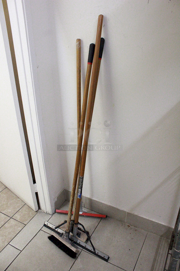 4-PACK! 2 Floor Squeegees and 2 Floor Scrubbing Brushes.   - Image 2 of 3