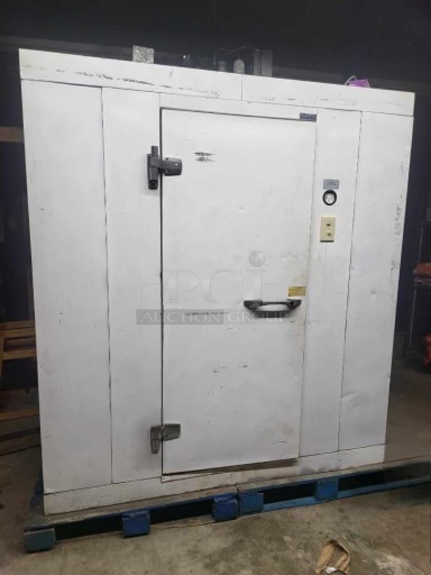 One 6X6 Walkin Freezer COMPLETE With Floor!!! Working When Removed. Disassembled And Ready For Transport. - Item #1110268