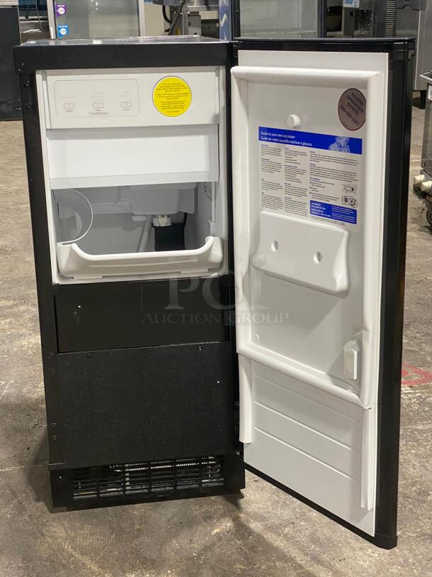 Whirlpool 15 Inch Wide 25 Lbs. Capacity Free Standing and Undercounter Ice Maker with 50 Lbs. Daily Ice Production