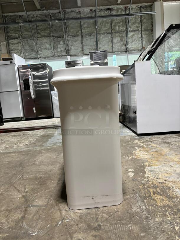 Brand New Prepline 27 gal Mobile Ingredient Storage Bin - 681 Cup Capacity with Sliding Lid
 - Image 5 of 6
