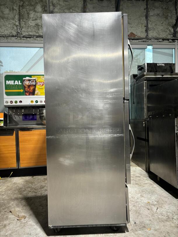 Beverage-Air RI18-HS-20 Reach-In Refrigerator Stainless Top & Bottom Half Doors - Image 5 of 6