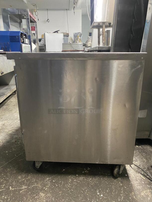 Single Door Stainless Steel Commercial Refrigerator  - Image 6 of 6