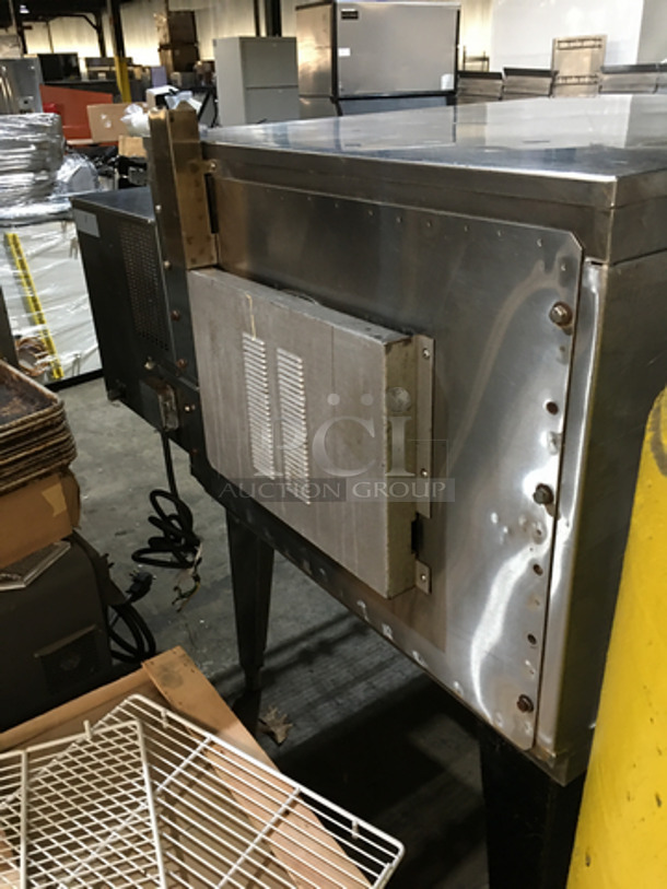 NICE! Blodgett Natural Gas Powered Single Deck Conveyor Pizza Oven!  Model BG36! On Legs! - Image 4 of 11