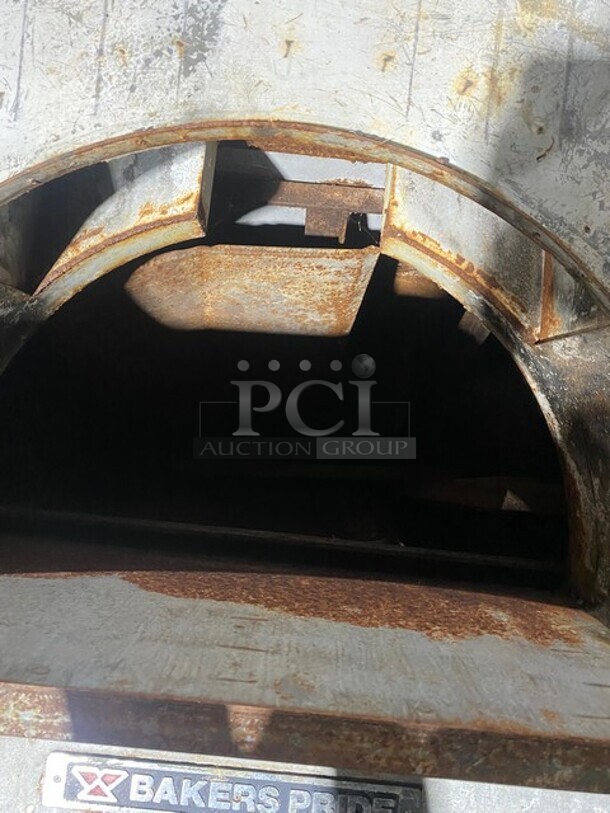 Nice!Bakers Pride Commercial Natural Gas Powered 8 pie Pizza/ Baking Oven! All Stainless Steel! - Image 7 of 8