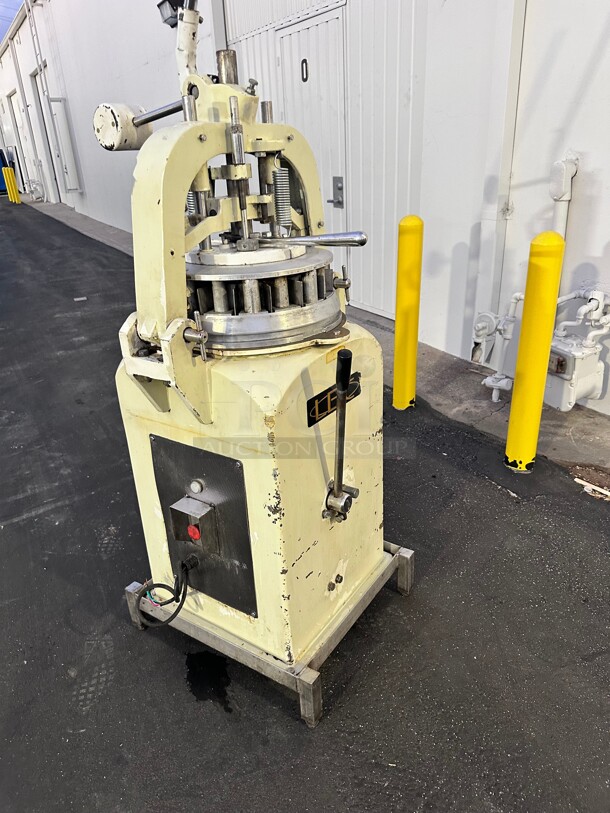 ABS SM-1136 Divider Rounder 36 Part, Used Excellent Condition 229 Volt 3 Phase Tested and Working - Image 2 of 9