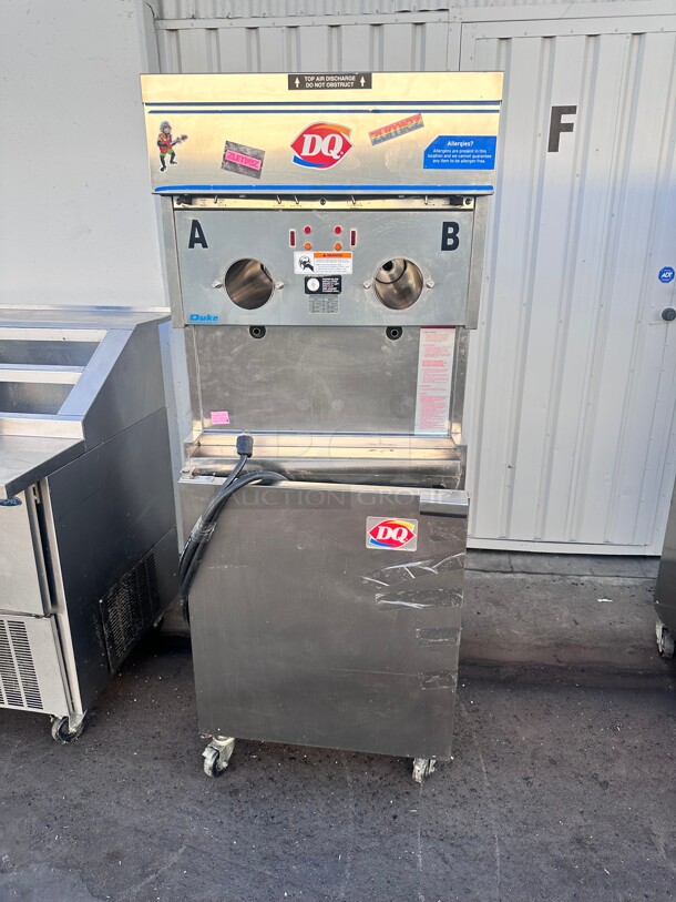 Duke Electro Freeze RMT-232 Soft Serve Ice Cream Machine 220 Volt 3 Phase Working Complete  - Image 4 of 9