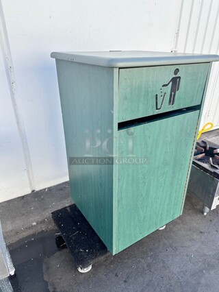 Commercial Trash Receptacle 25x25x44