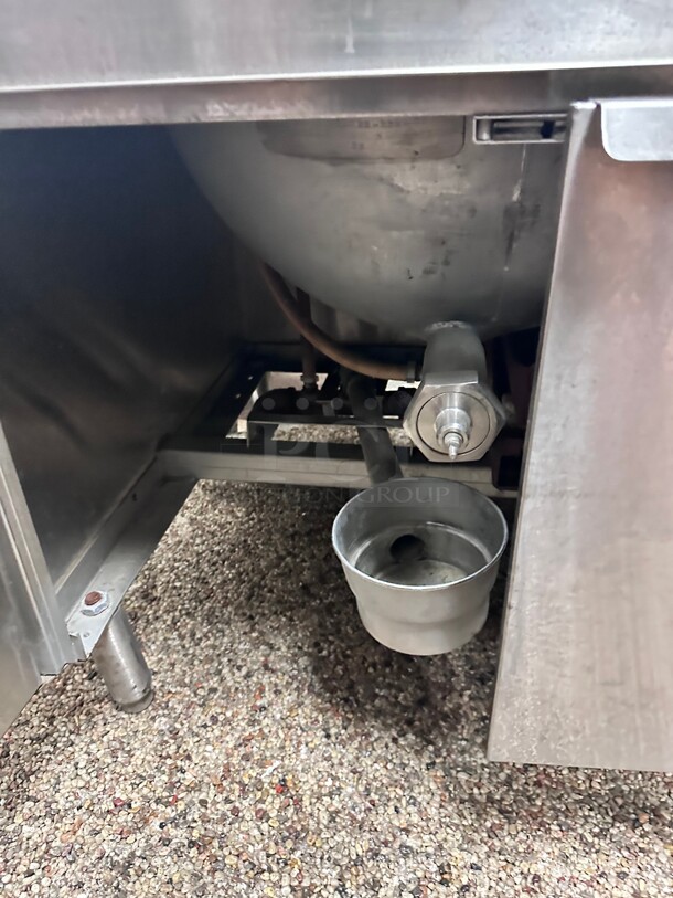 Late Model Cleveland KDM-40-T 40 gal Steam Kettle - Power Tilt, 2/3 Jacket, Direct Steam Natural Gas - Image 5 of 9