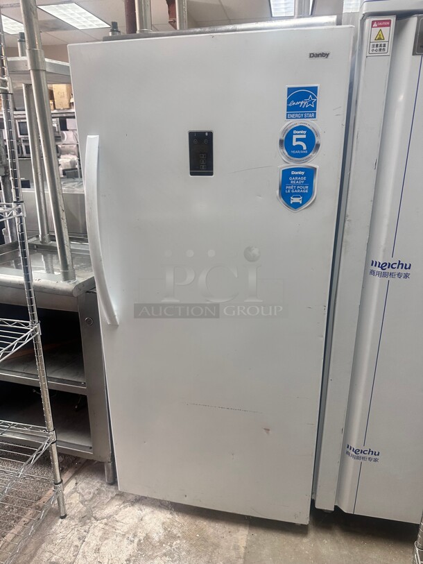 Late Model Danby DUF140E1WDD 13.8 cu ft Upright Freezer 115v Tested and Working - Image 8 of 10