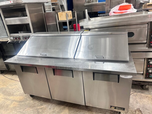 Excellent Condition True TSSU-72-30M 72" Mega Top Sandwich/Salad Prep Table w/ Refrigerated Base, 115v Tested and Working - Image 3 of 6