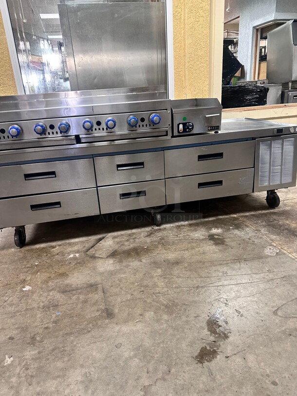 Late Model Used Delfield F2987CP 87" Six Drawer Refrigerated Chef Base 115 Volt Working - Image 2 of 6