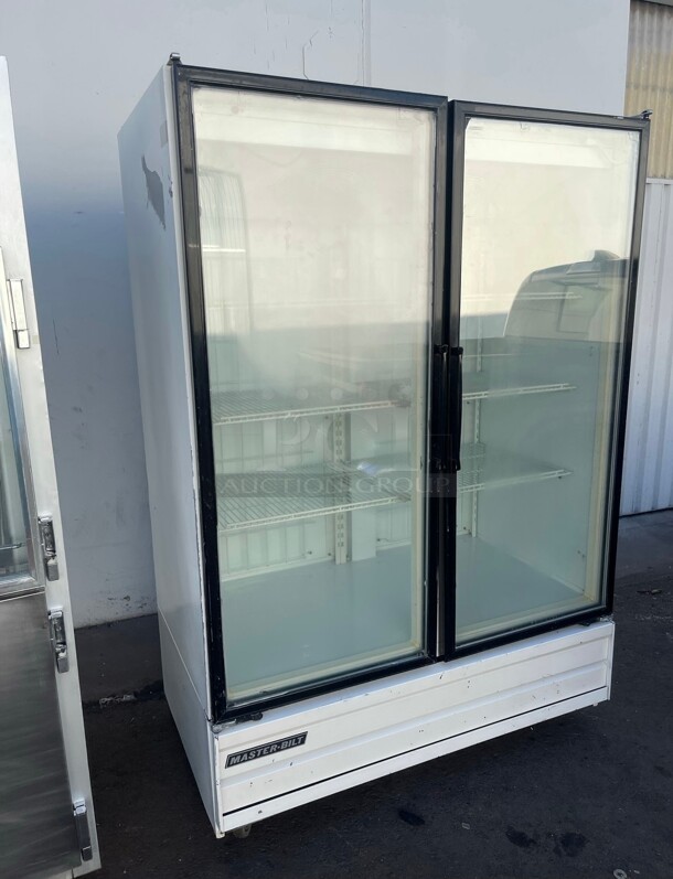 Certified Working Master-Bilt BLG-52HD Low Temp Glass Door Freezer Merchandiser 220 Volt 1 Phase  - Image 3 of 11