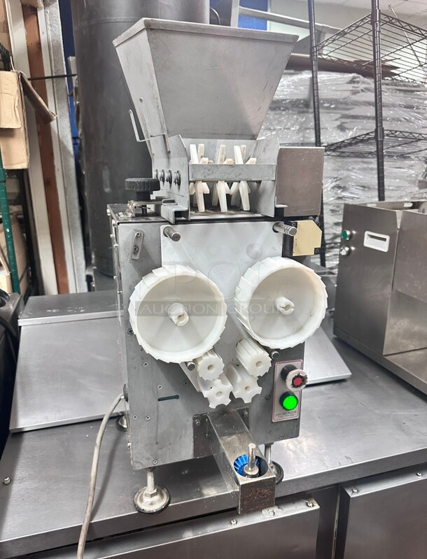 Working Top TSM06 Samrice Full-Automatic Sushi Ball Robot 115 Volt Made in Japan - Image 7 of 9