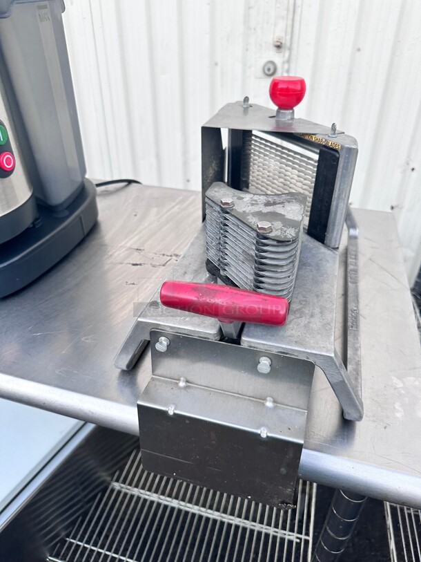 Clean Vollrath 15105 Redco InstaSlice 3/16 inch Commercial Fruit and Vegetable Cutter with Scalloped Blades NSF - Image 1 of 9