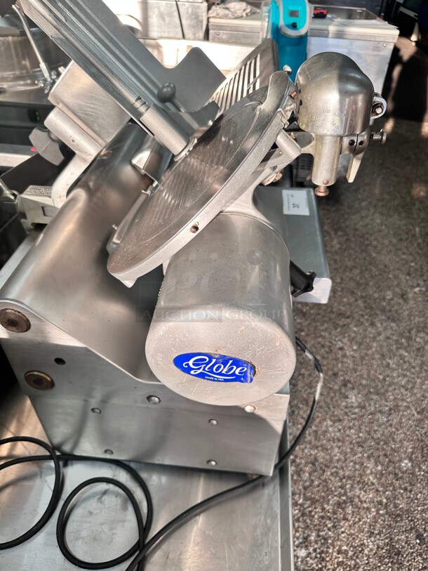 Certified Working! Globe Commercial Meat Slicer With Blade Sharpener 115 Volt NSF - Image 6 of 8