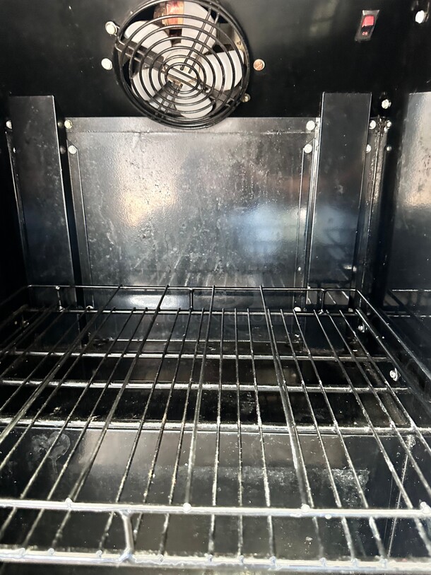 Working Hussmann Upright Counter Top Cooler 115 Volt  - Image 7 of 8