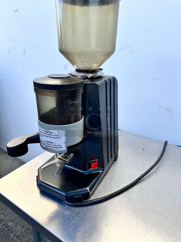 La San Marco SM90 Commercial Espresso Coffee Grinder 115 Volt Working - Image 5 of 8