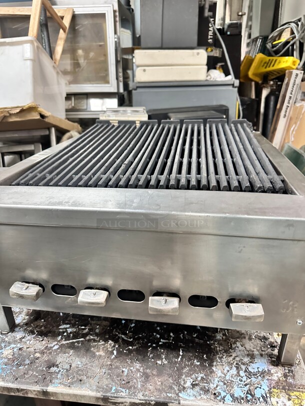 Fully Refurbished Jade 24" Char Broiler Gas Grill  Tested and Working - Image 3 of 4