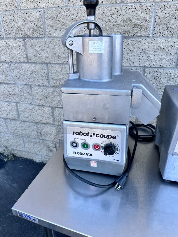 Robot Coupe R602 Combination Food Processor - 7 qt. 115 Volt Missing Parts - Image 1 of 7