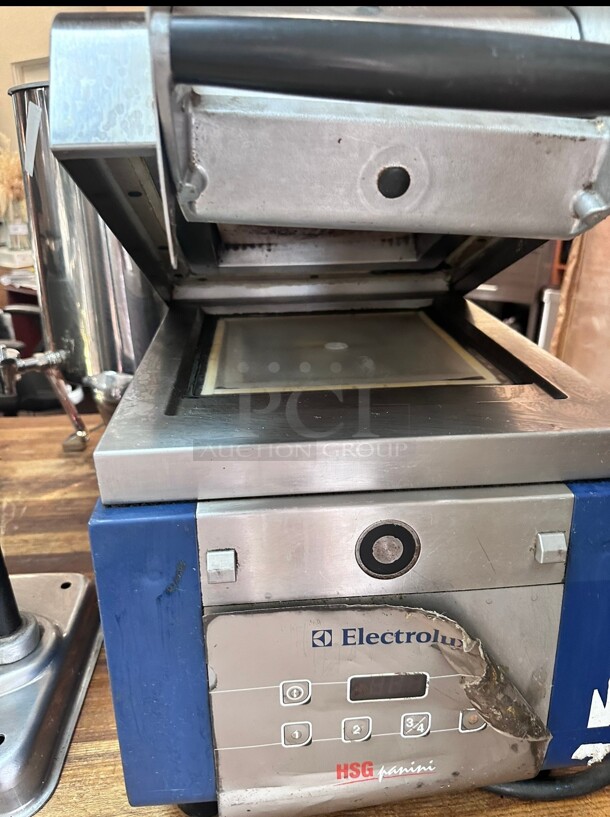 Electrolux Professional HSG Single Commercial Panini Press w/ Aluminum & Glass Grooved & Smooth Plates, 208v/1ph Tested and Working! - Image 4 of 4
