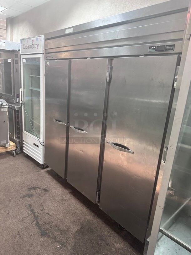Certified Working Beverage Air PR74-1AS 78 inch Three Section Reach In Refrigerator, (3) Left/Right Hinge Solid Doors, 115v NSF - Image 6 of 6