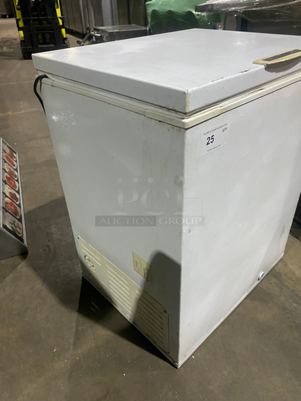 Electrolux White Commercial Reach In Chest Freezer/ Cooler! With Hinged Top Lid!  Model: FFC05C2AW1 SN: WB22432640 115V 60HZ 1 Phase - Image 2 of 8