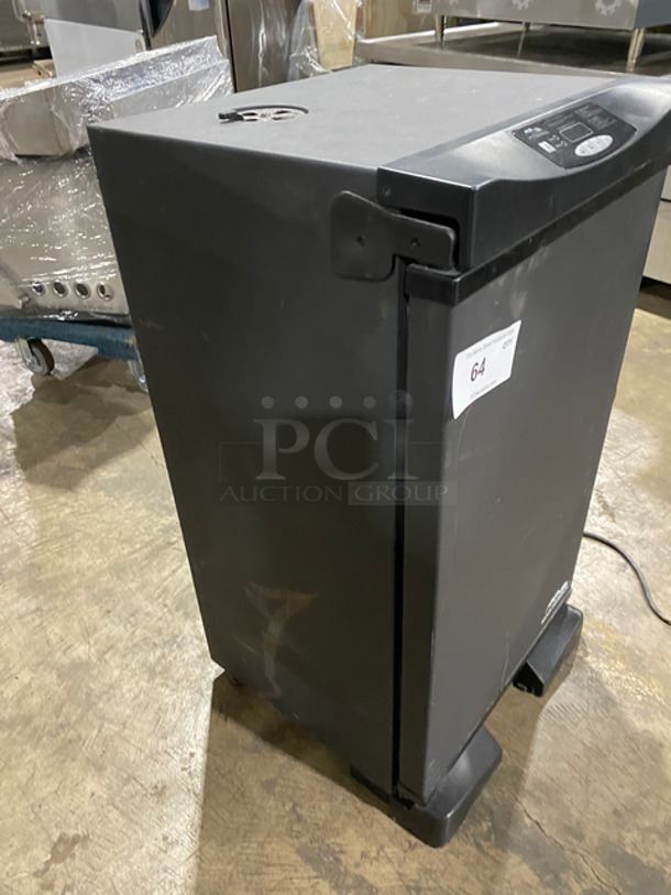 Master Built Commercial Electric Powered Smoker! With Metal Racks! Model: 20078715 120V 60HZ 1 Phase - Image 2 of 8