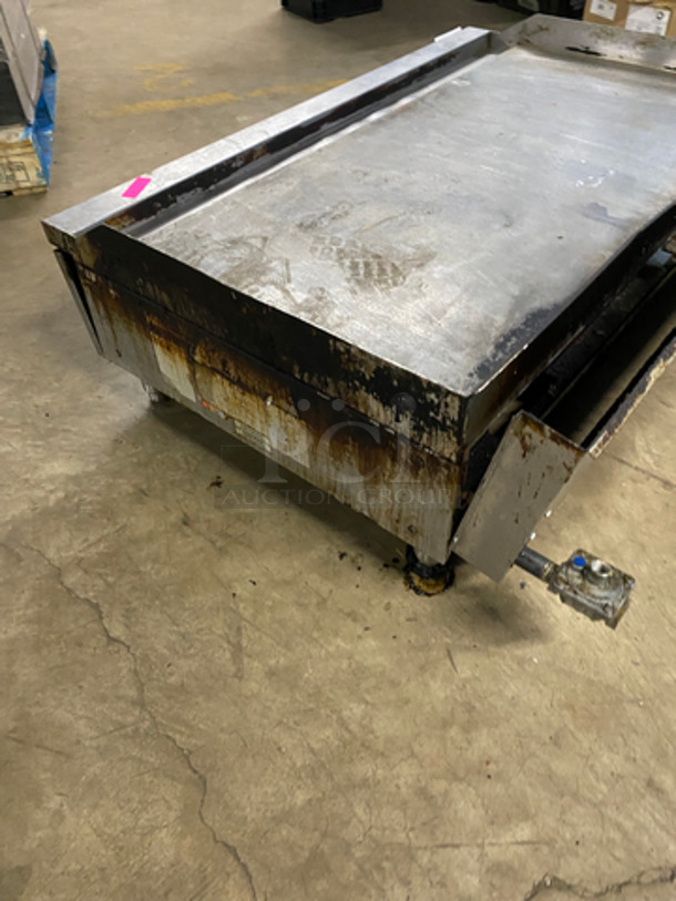 Bakers Pride Commercial Countertop Natural Gas Powered Flat Top Griddle! With Back And Side Splashes! All Stainless Steel! On Legs! - Image 4 of 7