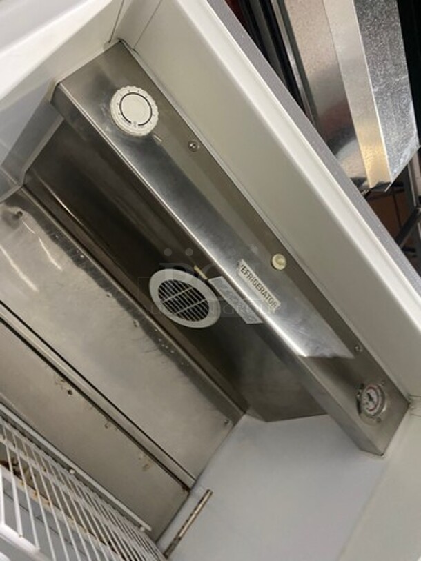 Kelvinator Commercial Single Door Reach In Cooler! Poly Coated Racks! All Stainless Steel! On Casters! Model: KCBM180RQYA SN: WA60102481 115V - Image 6 of 8