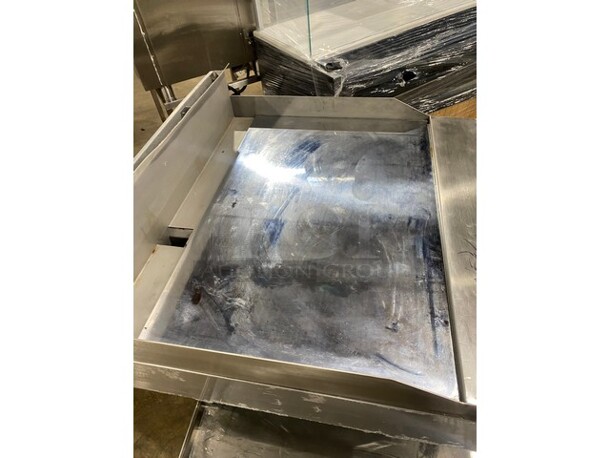 NICE! NEW! OUT OF THE BOX! Garland Heavy Duty Commercial Countertop Gas Powered Mirror Shine/Polished Top Flat Griddle! Thermostatic Controlled! 1-Inch-Thick Plate! With Back And Side Splashes! 36" Model: CG-36R  - Image 5 of 10