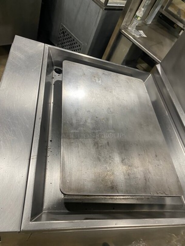WOW! Jade Range Commercial Natural Gas Powered Plancha Flat Grill! With Raised Back Splash With Double Overhead Shelf! With Oven Underneath! All Stainless Steel! On Casters! - Image 5 of 11