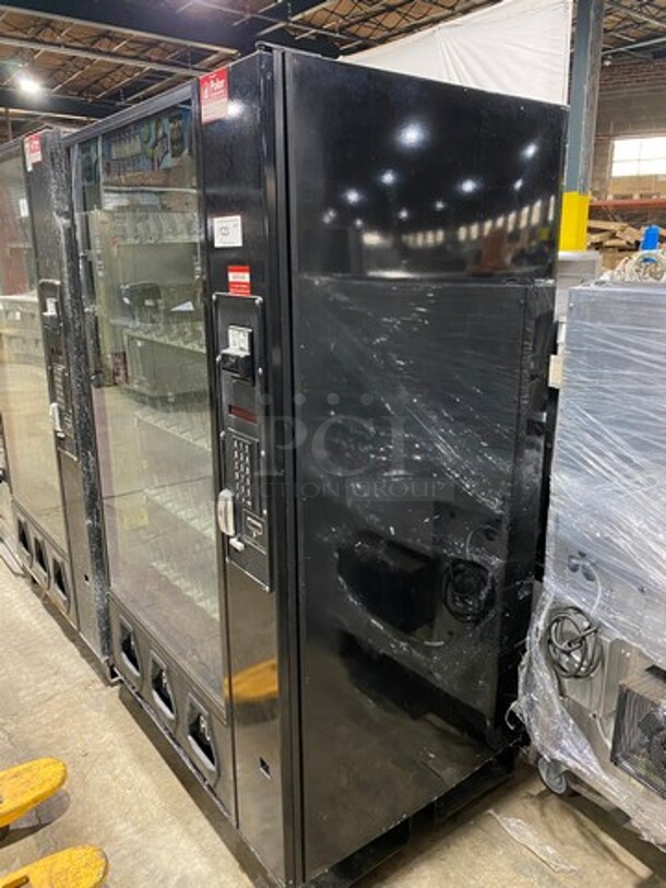 Dixie Narco Commercial Drink Vending Machine! With Bill And Coin Acceptor! Model: DN2054 SN: 4568 120V 60HZ 1 Phase - Image 2 of 11